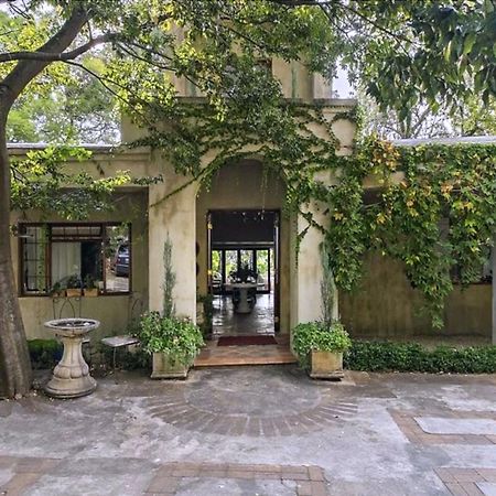 Shepherd'S Corner Guest House Johannesburg Exterior photo